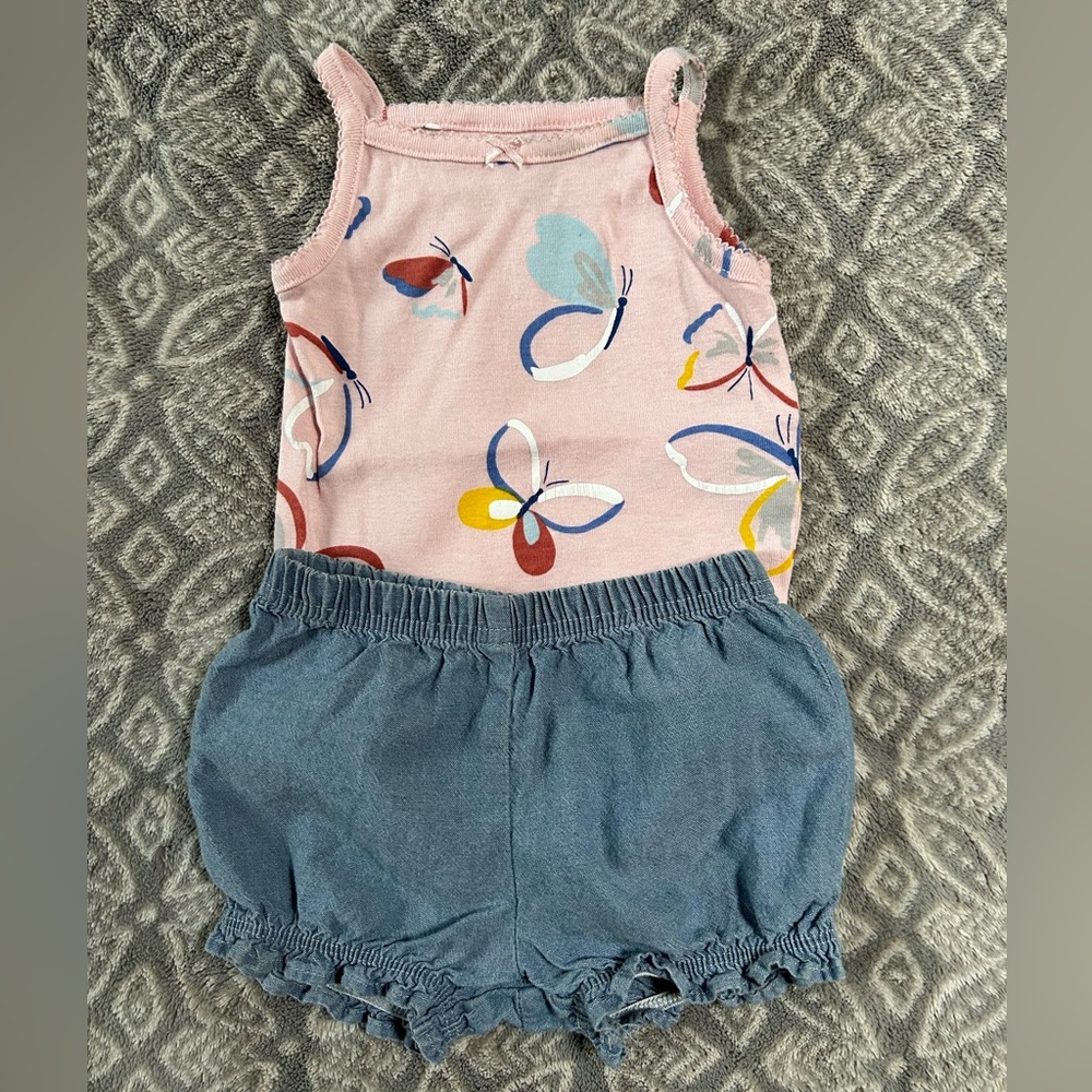 Carter’s baby girl summer set. Size 3 months